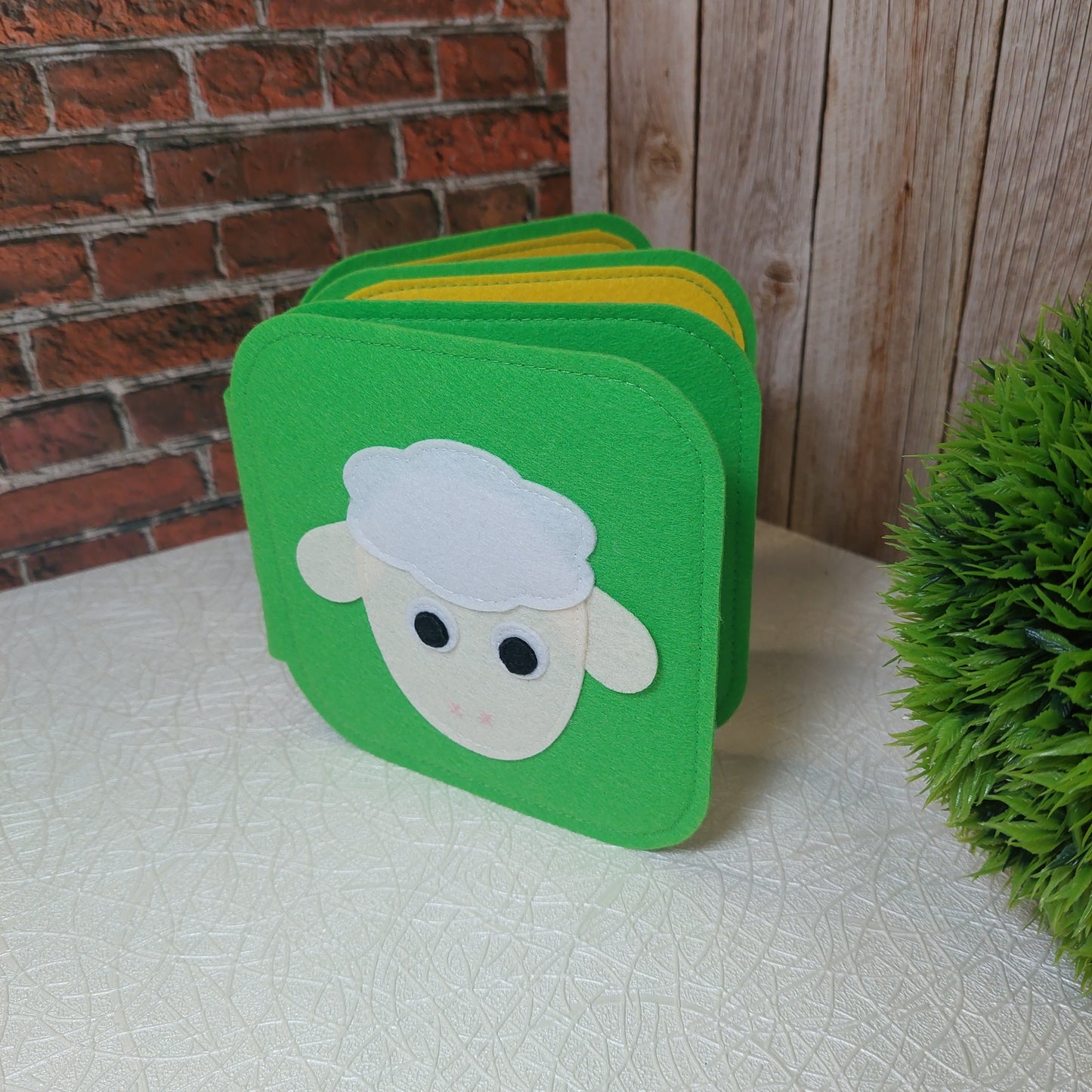 MINI BOOK Zvieratká na farme - strih PDF, SVG s videonávodom
